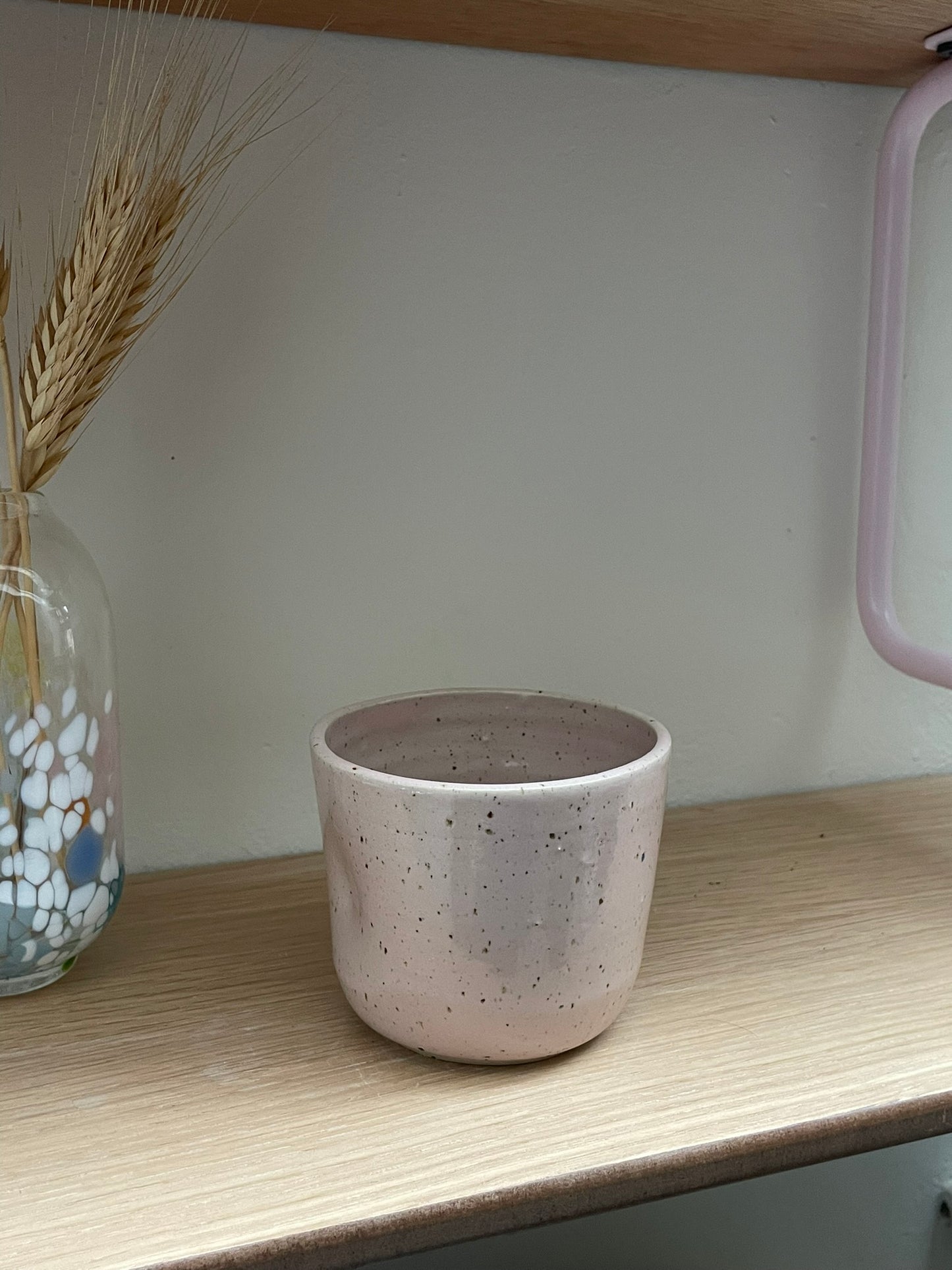 Koffiemok met een deukje- regenboog